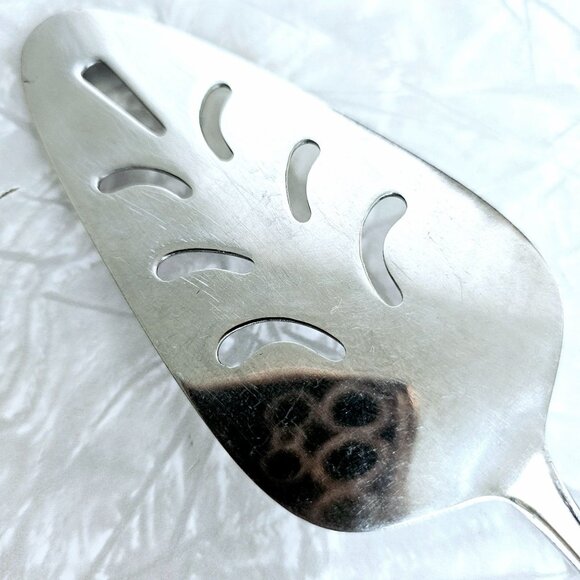 Lifetime Cutlery Floral Pierced Pie Server 10" rose scroll handle serving - Picture 7 of 10